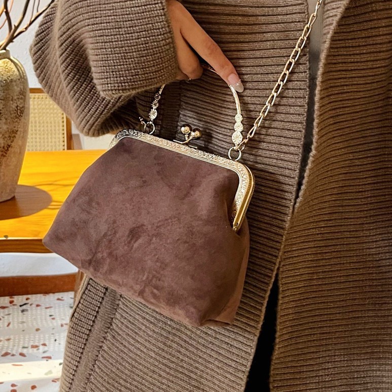 Chain fashion crossbody bag 2024, personalized and fashionable leopard print small bag, dinner bag, clip mouth box bag, one-piece consignment Specification drawing