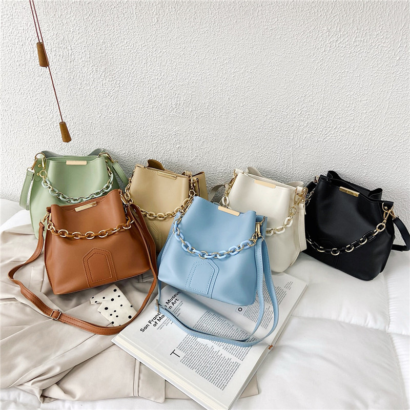 The new trendy and fashionable chain bag for the autumn of 2024, the stylish bucket bag for women, the shoulder bag, and the Korean-style single-shoulder bag Application Scenario