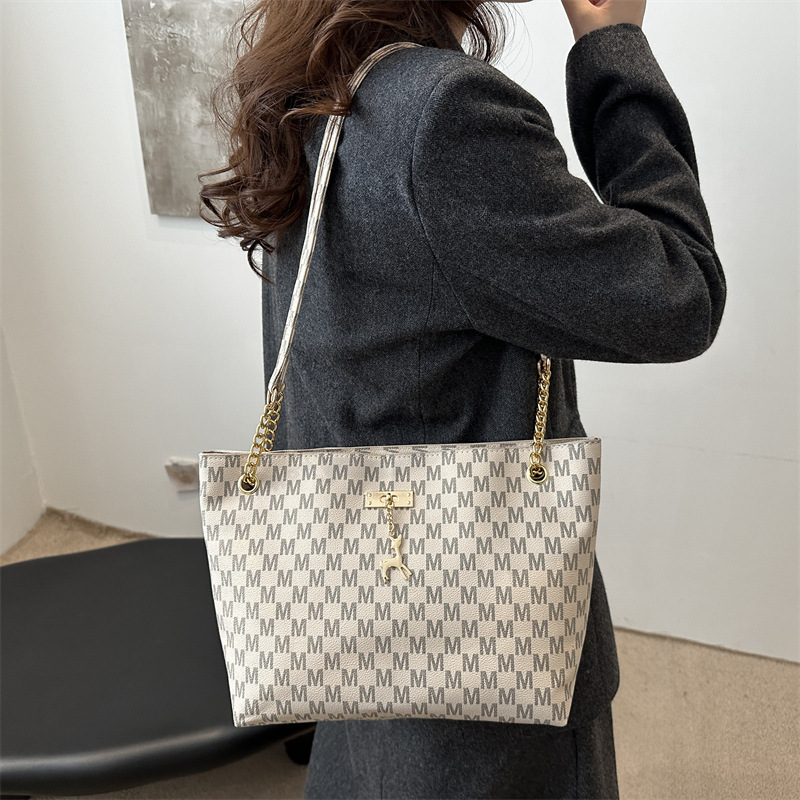 Retro commuter quality chain single-shoulder bag for women, Spring 2025 new versatile ins underarm bag tote bag for women details Picture