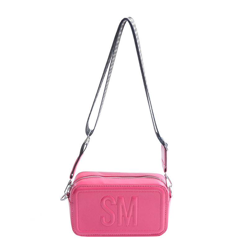 New Winter 2024 pressed shell small square bag for women, large-capacity wide shoulder strap commuting single-shoulder crossbody bag Item Picture