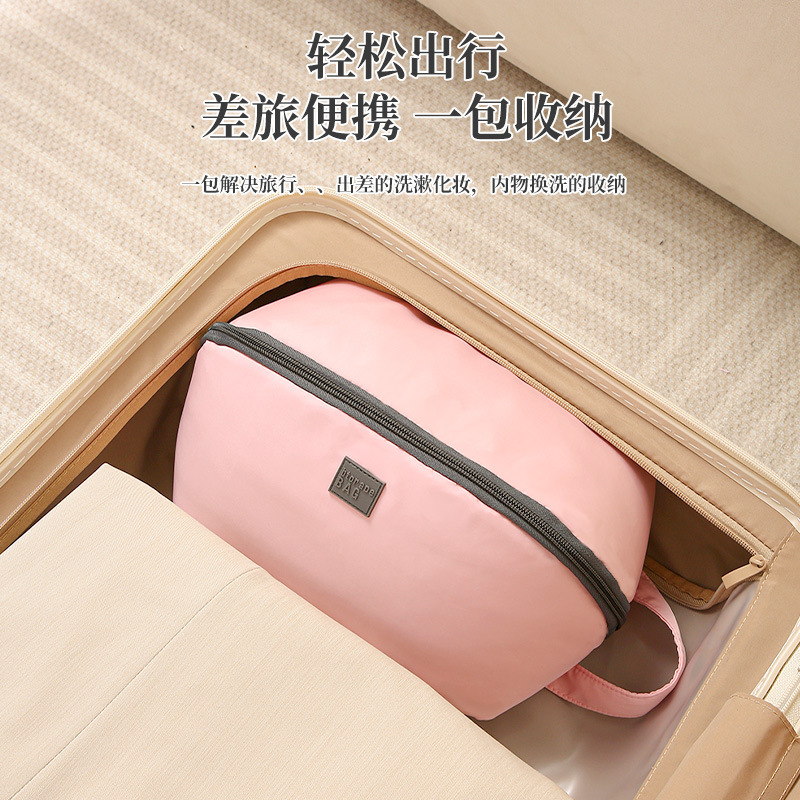 Travel large-capacity underwear storage bag, light luxury fabric women's underwear and bra portable zoned storage bag Application Scenario