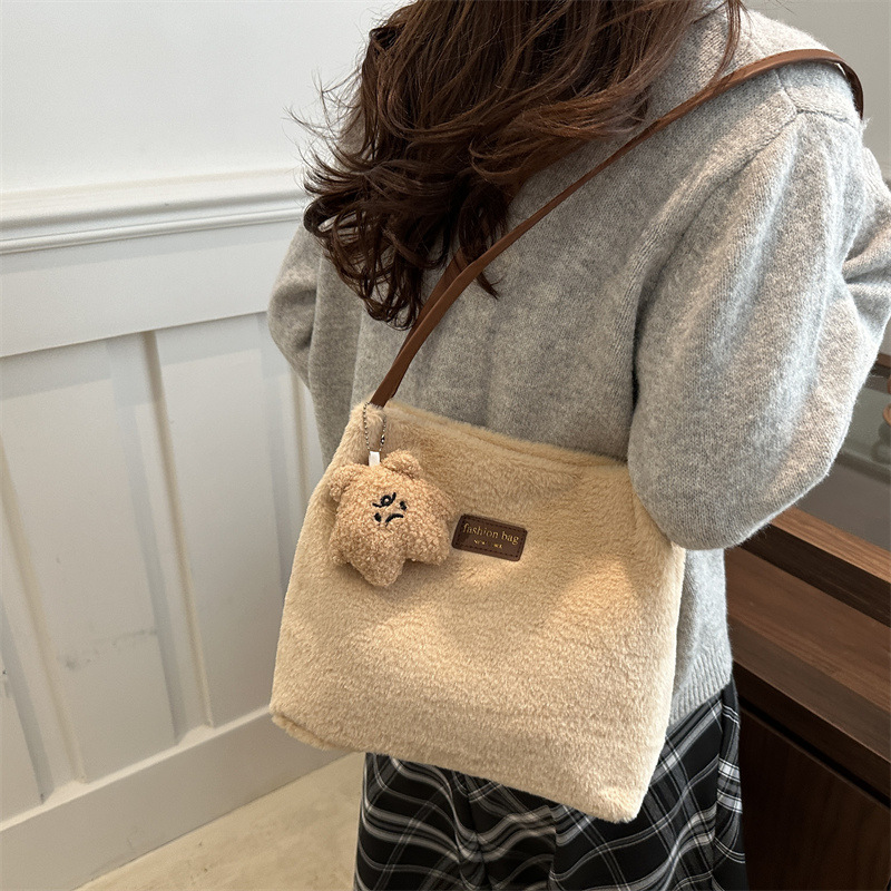 Spring Fashion Plush Bag for Women 2025, casual and versatile, large capacity commuter tote bag, quality single-shoulder handbag Specification drawing