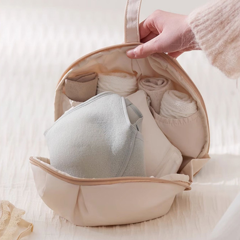 Spherical underwear storage bag, travel intimate clothing storage bag, separate and organize bras, underpants and socks for portable storage Application Scenario