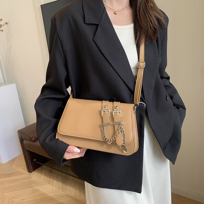 High-end quality small bag, new winter 2024 women's bag, trendy and fashionable crossbody bag, commuter underarm small square bag Specification drawing