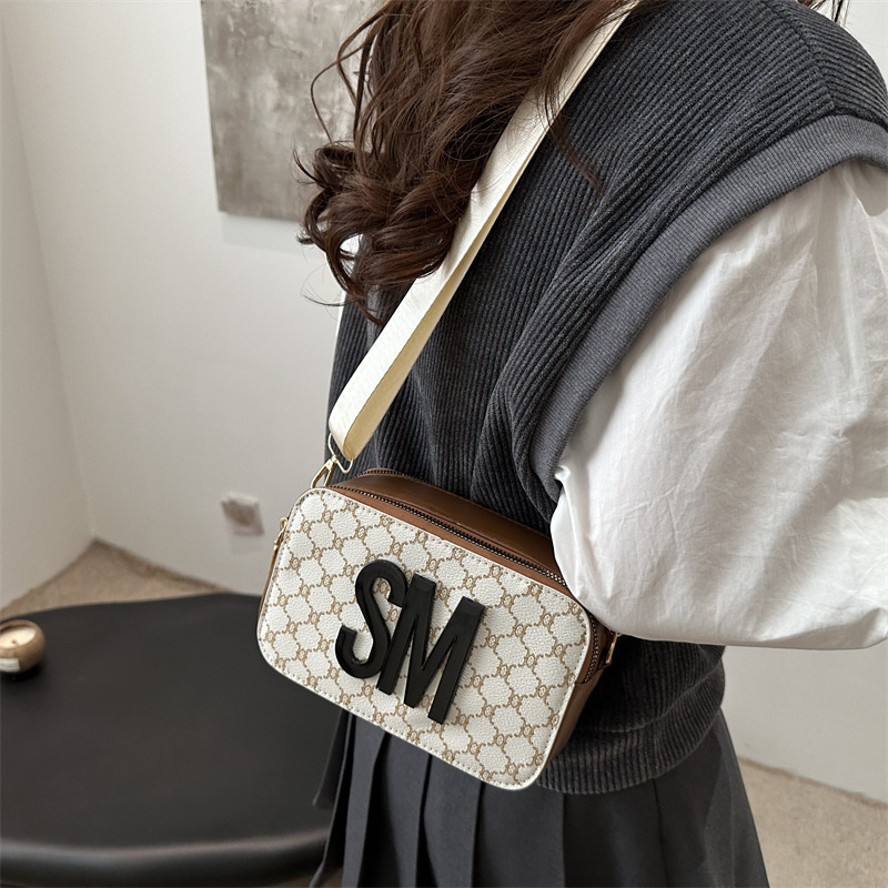 Textured retro printed camera bag, women's cross-border fashion single-shoulder bag, 2025 new wide shoulder strap crossbody box bag Specification drawing
