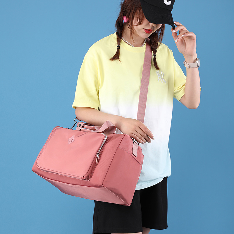 Colorful Fox Women's large-capacity travel bag, outdoor casual water-resistant nylon backpack, Men's travel single-shoulder bag details Picture