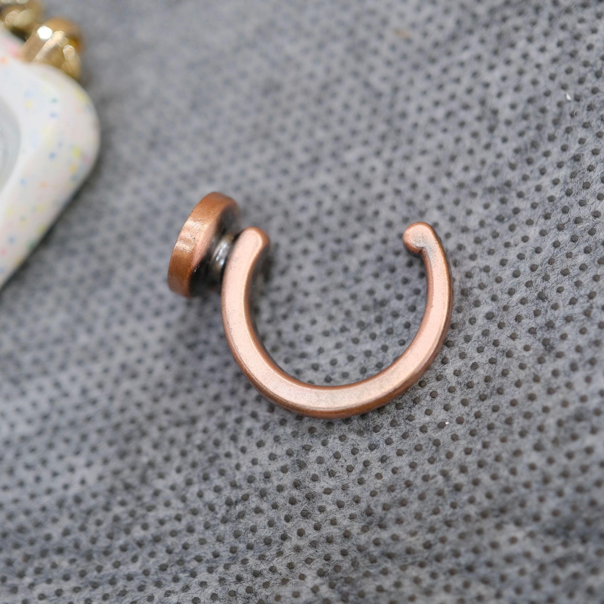 【 Yonghao Hardware 】 Cross-border supply factory direct sales of high-quality aluminum alloy small C hooks, curtain hooks, and coat hooks details Picture