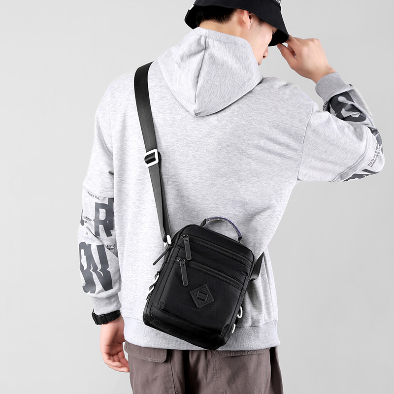 New fashionable men's bag, personalized business bag, suitable for both men and women, but trendy crossbody bag, small square bag Specification drawing