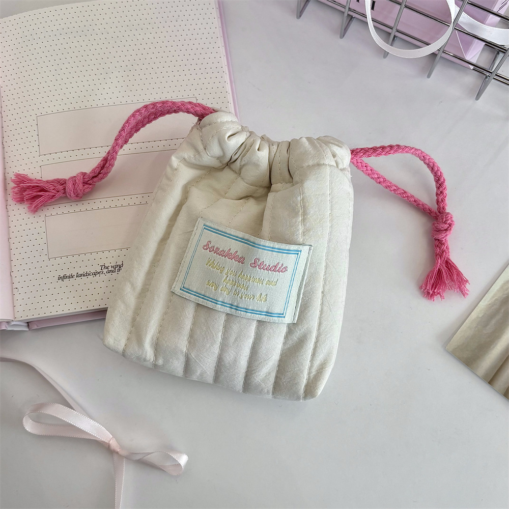 5351 Quilted storage bag, Makeup Bag, cute and portable student grocery sorting bag, Sanitary Napkin bag full figure