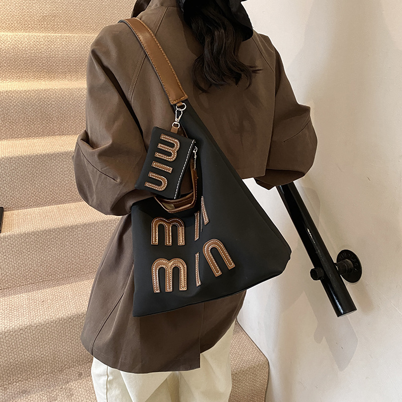 Fashionable large-capacity tote bag for women 2025 new autumn and winter casual niche design retro commuter single-shoulder bag Specification drawing