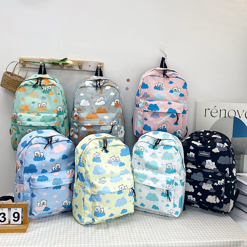 The new Dinosaur backpack for spring 2025, a large-capacity hand-held crossbody bag for young girls, has become a cross-border trend Application Scenario