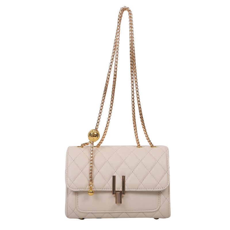 A stylish 2024 new ins diamond-shaped embroidered chain women's bag, a single-shoulder solid color small square bag for female students Item Picture