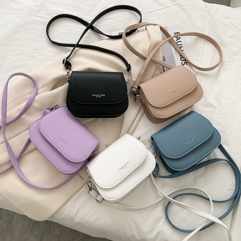 The saddle bag women's crossbody bag is a new trendy summer bag for girls, simple, fashionable and stylish. It's a small single-shoulder bag for girls full figure
