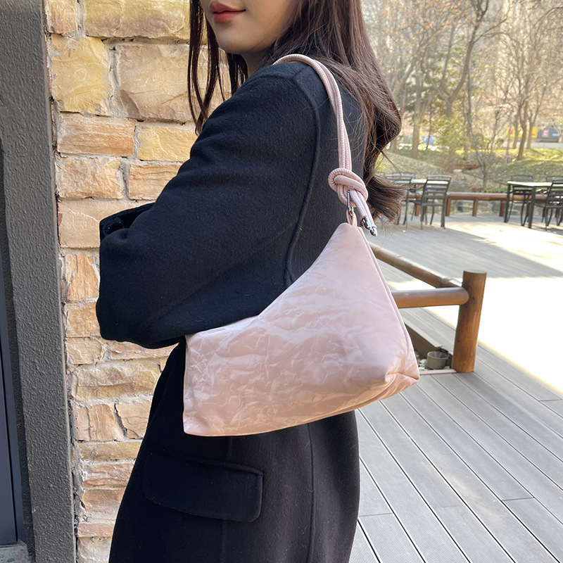 Large-capacity women's 2024 new winter high-end texture, niche and versatile single-shoulder crossbody bag, women's tote bag details Picture