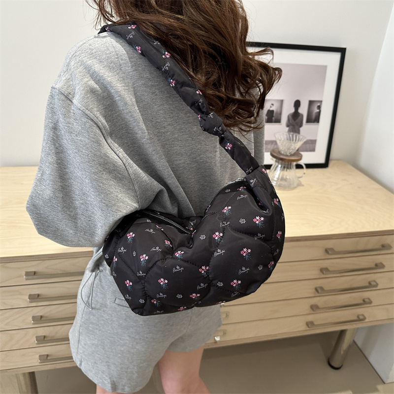 Niche design women's bag 2025 New large-capacity dumpling bag, a high-quality commuting single-shoulder hand-carry armpit bag for women Specification drawing