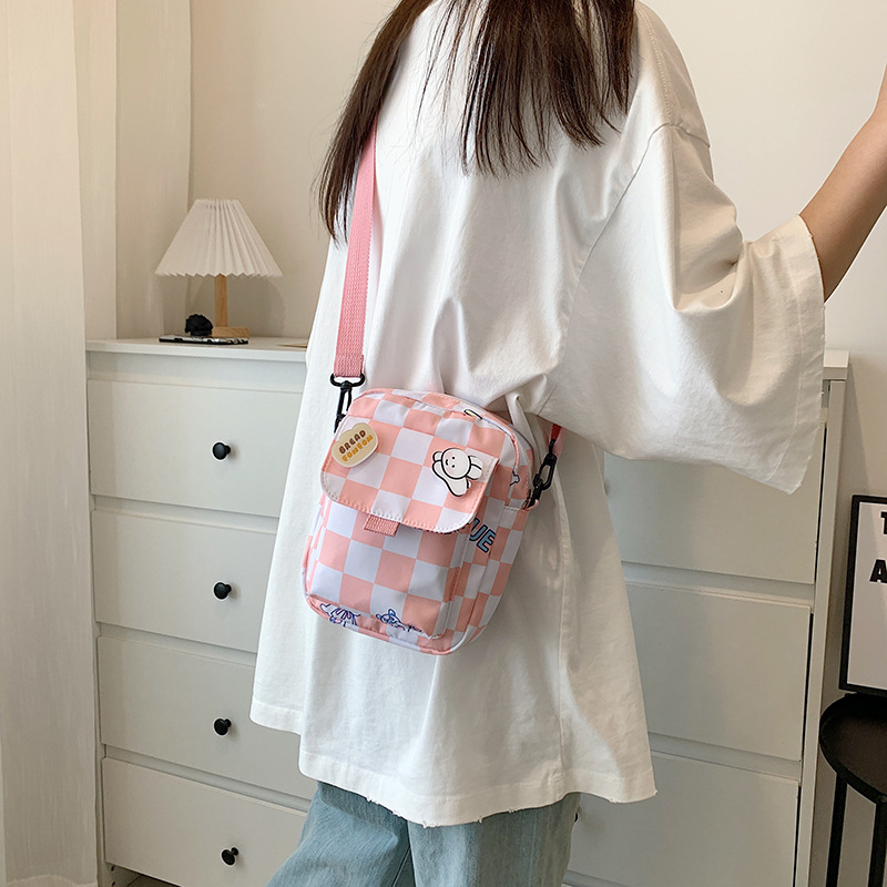 Wholesale of 2022 new style fresh and clean crossbody nylon small square bag ins Korean version large capacity single-shoulder checkered mobile phone bag details Picture