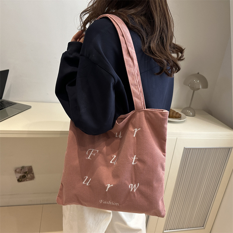 Letter-embroidered single-shoulder bag, women's artistic corduroy large-capacity tote bag, hand-held shopping bag, student class bag Specification drawing