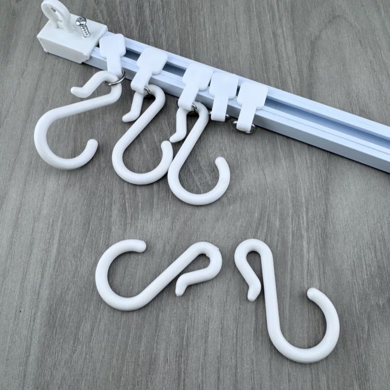 Curtain track plastic hooks, dormitory fabric curtain hooks, large S hooks Application Scenario