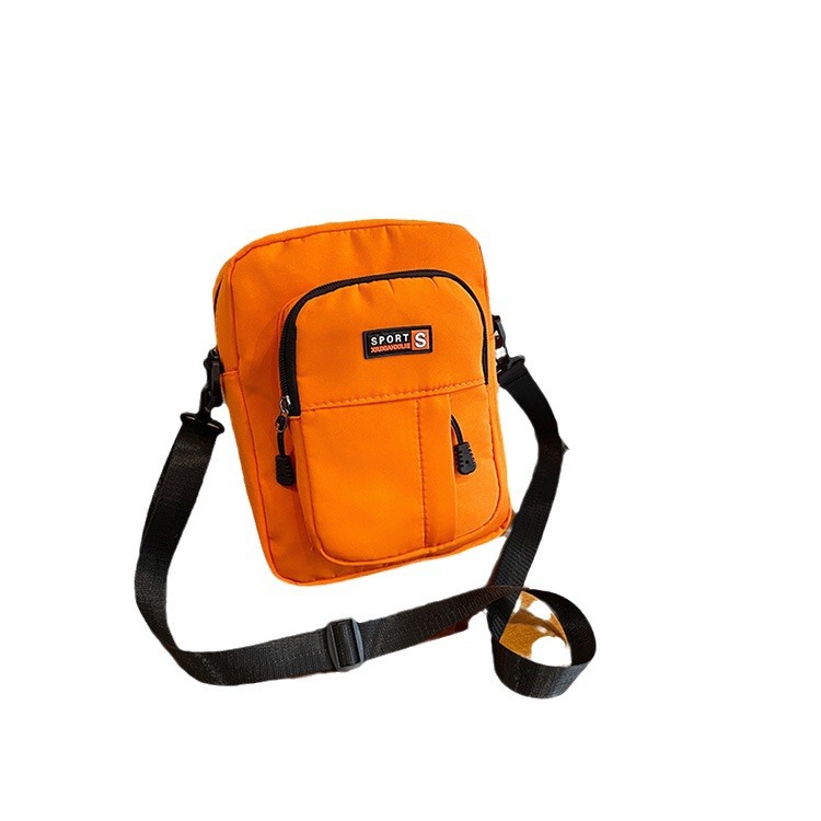 A new summer 2024 Japanese streetwear brand versatile casual crossbody bag, a fashionable and simple single-shoulder bag for women Item Picture