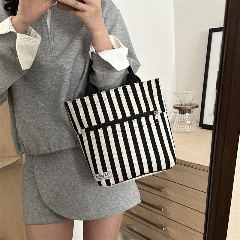 Grocery bento canvas bag, women's hand-held canvas handbag, fashionable bag, Korean-style artistic canvas bag, cloth bag details Picture