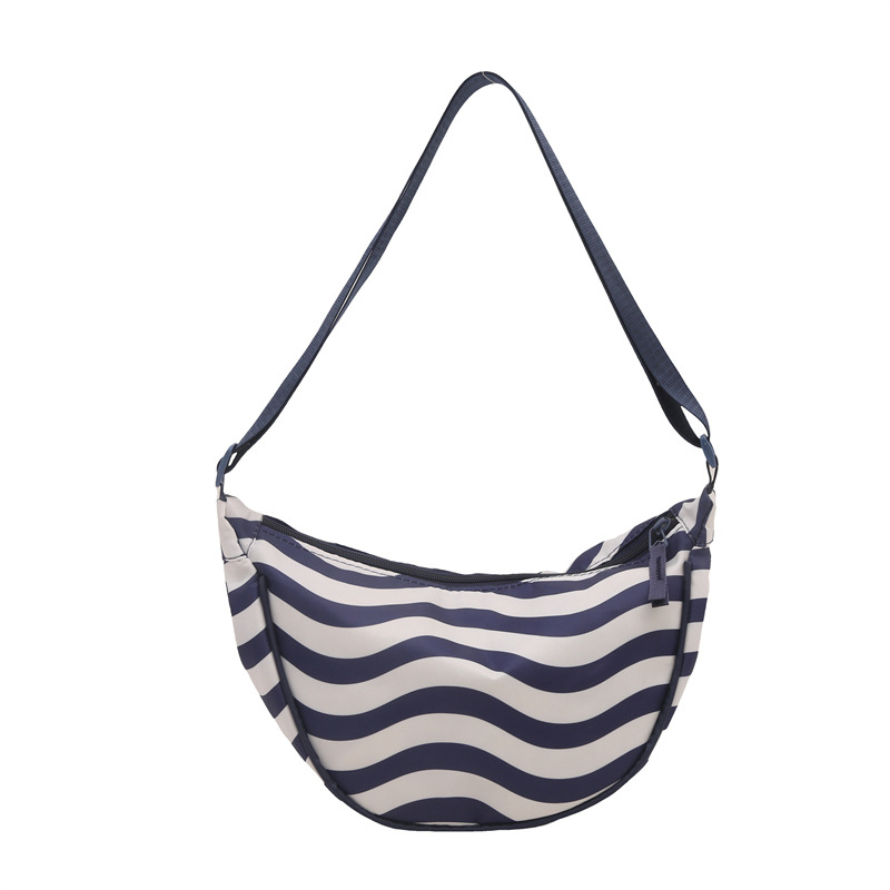 A high-quality commuting dumpling bag with a large capacity for casual wear, a new 2024 winter student Korean version single-shoulder crossbody bag Item Picture