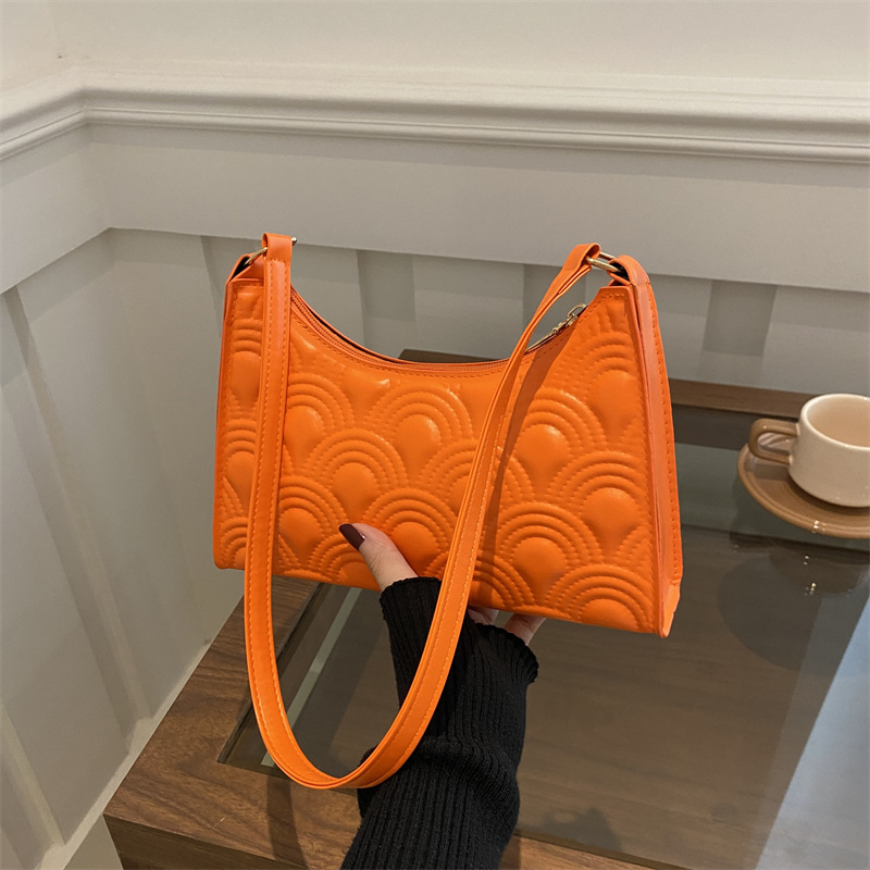 2024 embossed new Korean-style casual, simple, textured, trendy lacquered, fashionable crossbody, single-shoulder, underarm small bag for women full figure
