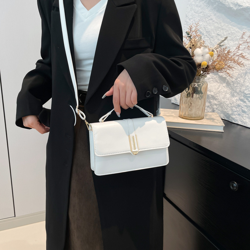 Solid color simple small square bag 2024 new Korean style trendy and fashionable women's casual single-shoulder crossbody small bag cross-border Specification drawing
