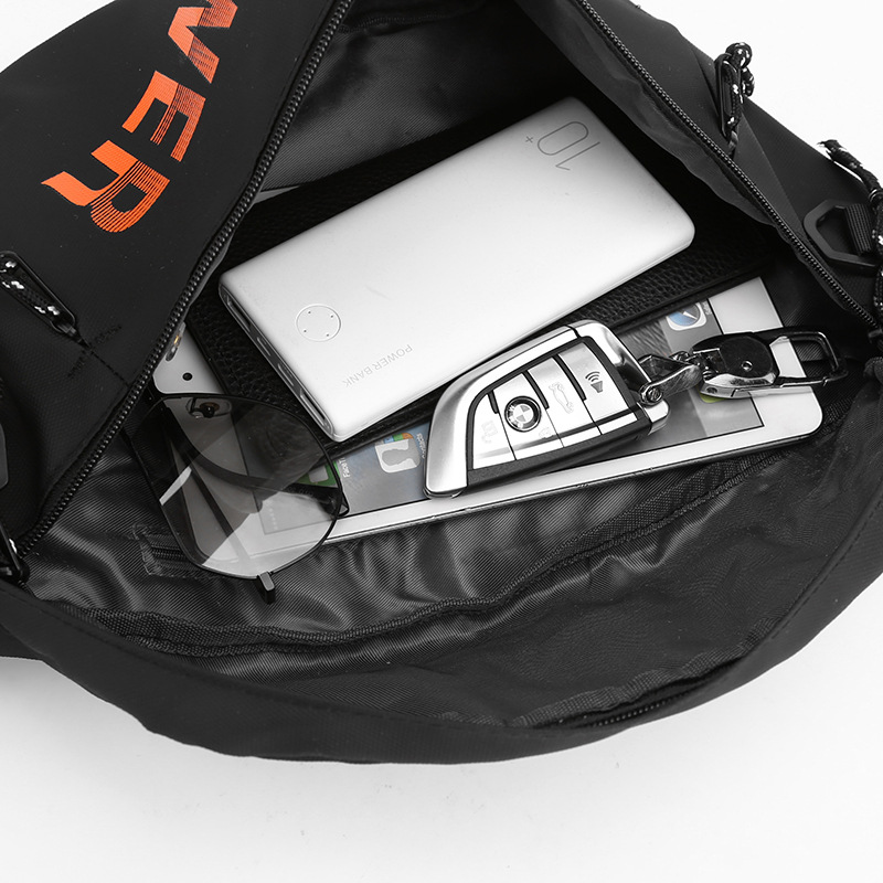 WE POWER's new functional and cool chest bag, large-capacity trendy brand single-shoulder crossbody bag, and cycling functional bag Application Scenario