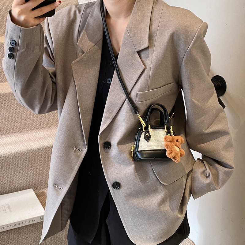 The 2025 new Korean color-blocking design will charm you with its cute shell bag and elegant headphone opening red envelope crossbody bag Specification drawing