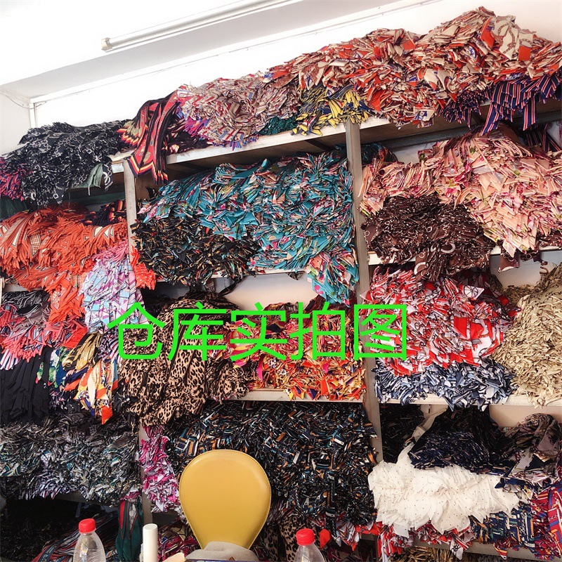Silk scarves, scarves, square scarves in stock, bags, decorations, clothes, accessories, imitation silk color, butyl fabric, silk scarf manufacturer wholesale details Picture