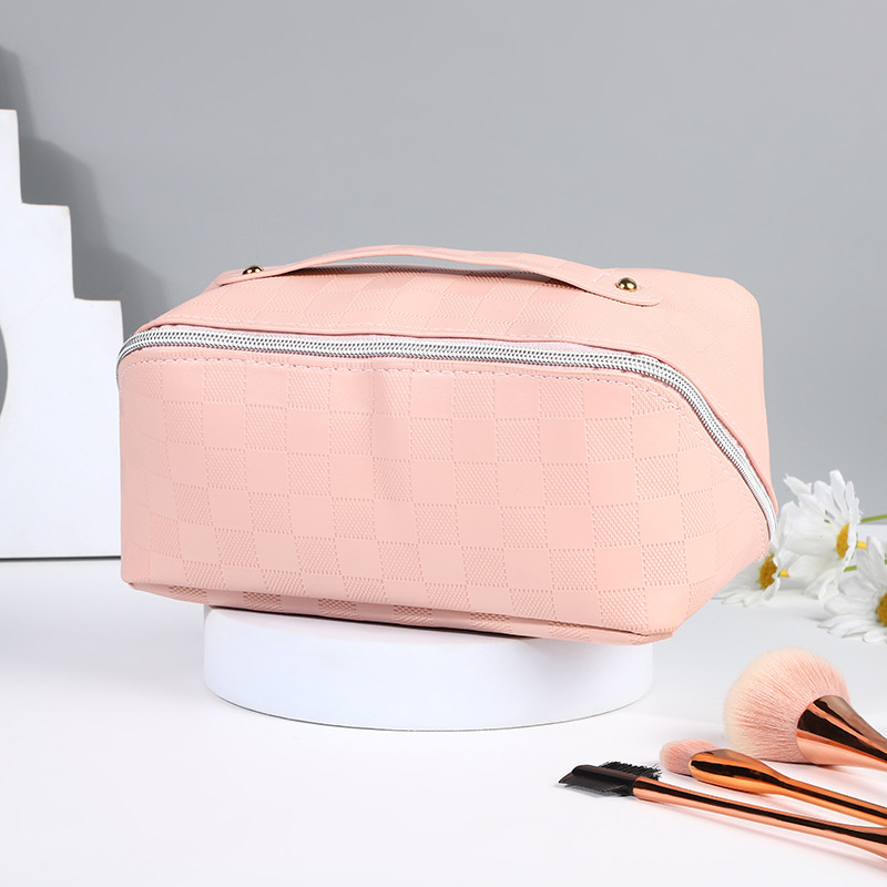 Ladies' PU leather simple checkered hand-held portable waterproof storage bag, large-capacity travel toiletries storage bag Application Scenario