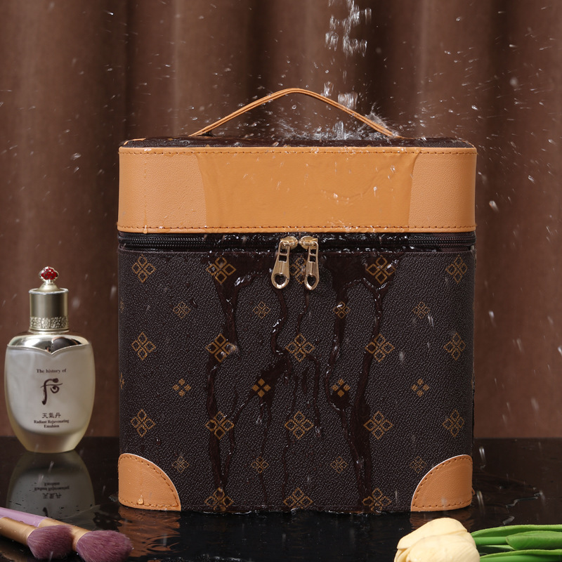 Cross-border makeup bag for women, multi-layer portable, large-capacity, elegant cosmetics, hand-held, high-end storage box with mirror Application Scenario
