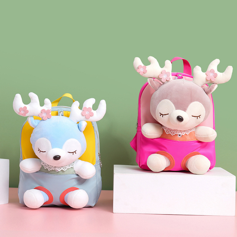 Cartoon plush toy, cute little deer, children's small backpack, light and fashionable for kindergarten girls, girls' backpack Application Scenario