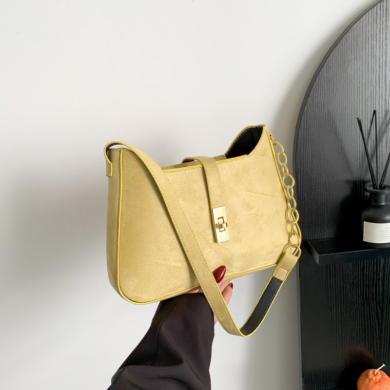 2024 New high-end, niche design, ins versatile and fashionable shoulder bag, large-capacity fashionable commuting underarm bag full figure
