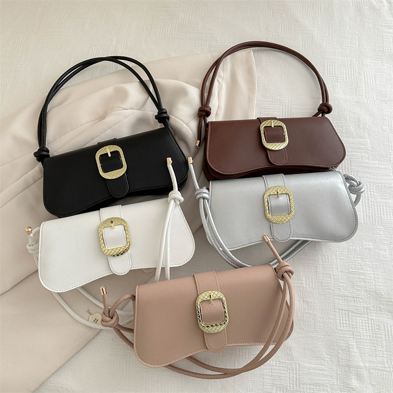 Retro small women's bag 2024 new style fashionable winter single-shoulder crossbody bag, high-end ladies' hand-held small square bag Application Scenario