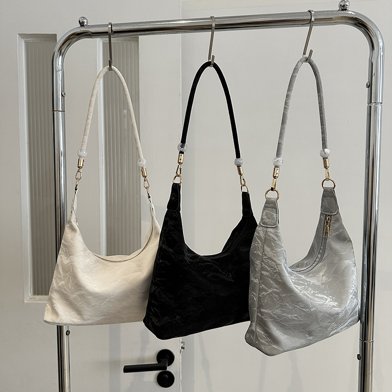 High-end and niche design bags for women, 2024 new style handbag, fashionable single-shoulder underarm bag, crossbody bag Application Scenario