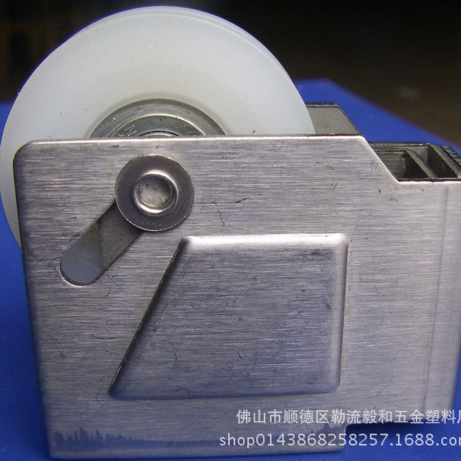 Foshan aluminum alloy accessories pulley sliding door hardware building materials stainless steel bearing pulley 902021 Specification drawing