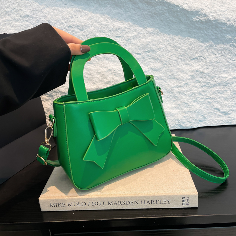 High-end bow hand-held small square bag for women, 2025 new fashion single-shoulder bag, cross-border crossbody bag full figure