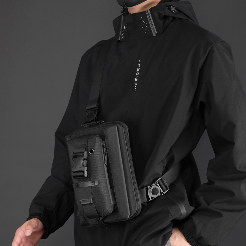 WEPOWER's new functional crossbody bag is a multi-functional and versatile men's chest bag, a sporty and trendy single-shoulder crossbody bag details Picture