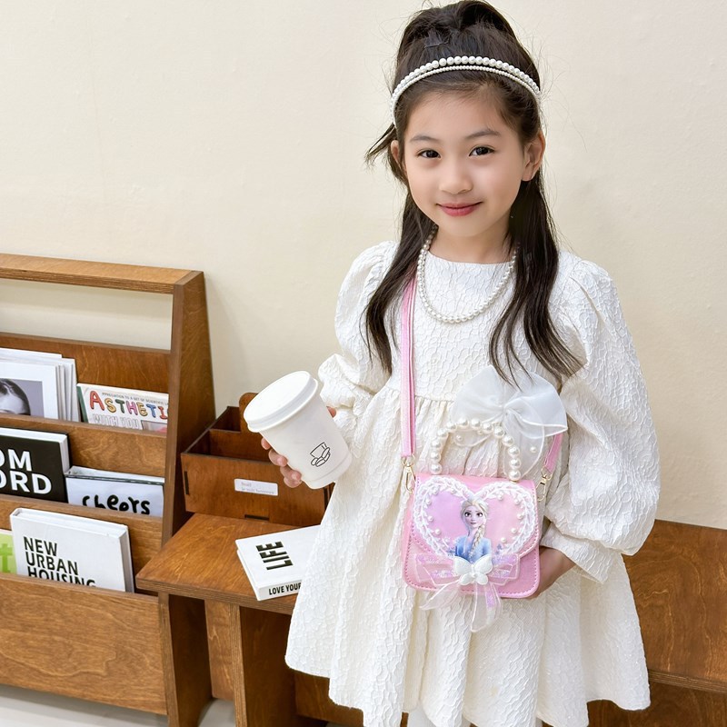 This year, the cross-border little girl Aisha's single-shoulder bag is a trendy and fashionable pearl handbag and a Korean-style children's crossbody bag Specification drawing