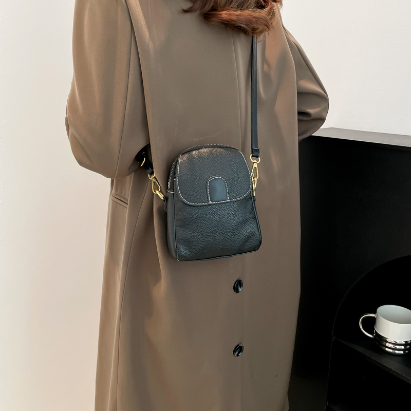 Street minimalist women's bag, small bag, phone bag, 2024 new crossbody bag, Korean-style trendy and fashionable single-shoulder bag Specification drawing