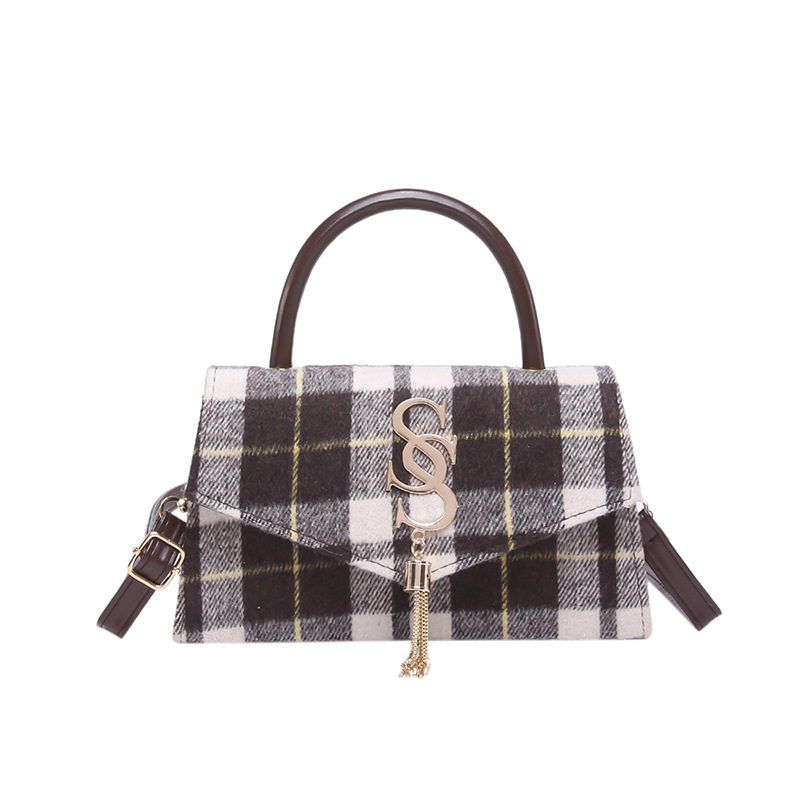 A high-end textured checkered hand-held small square bag for women, a new winter 2024 fashionable fringed single-shoulder bag, a versatile and trendy crossbody bag Item Picture