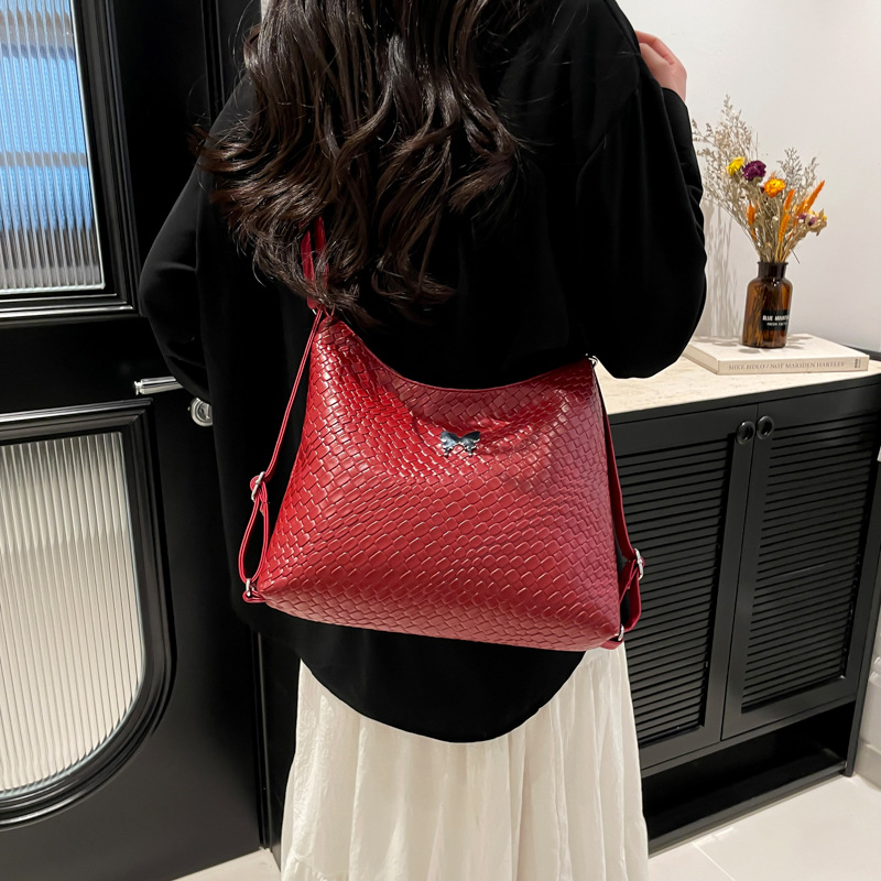 Retro and fashionable large-capacity hand-held bag for women, 2025 new style simple and casual tote bag, woven texture underarm bag details Picture