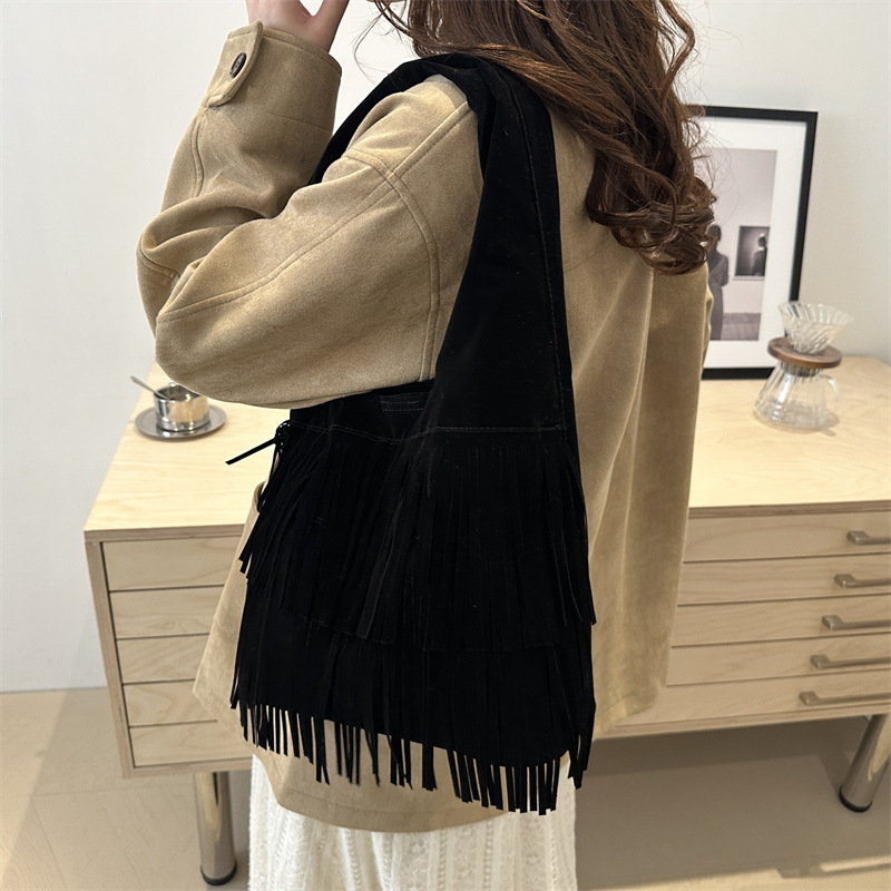 Maillard Spring Fringed Bag for Women, 2025 New vintage deerskin velvet tote bag, large capacity underarm bag Specification drawing