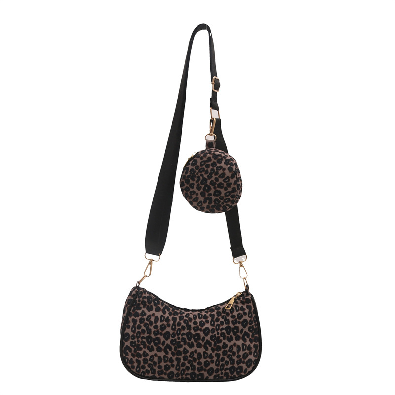 Women's leopard print underarm small square bag 2024 Winter new style European and American retro versatile fashion crossbody single-shoulder bag Item Picture