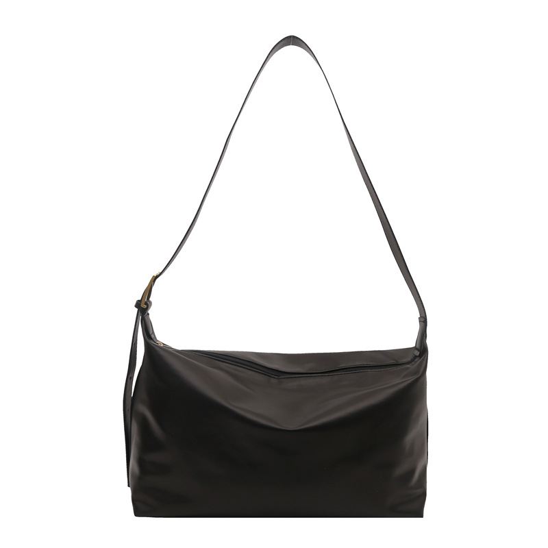Korean version large-capacity solid color 2024 retro new soft surface minimalist style fashionable commuting single-shoulder crossbody tote bag Item Picture