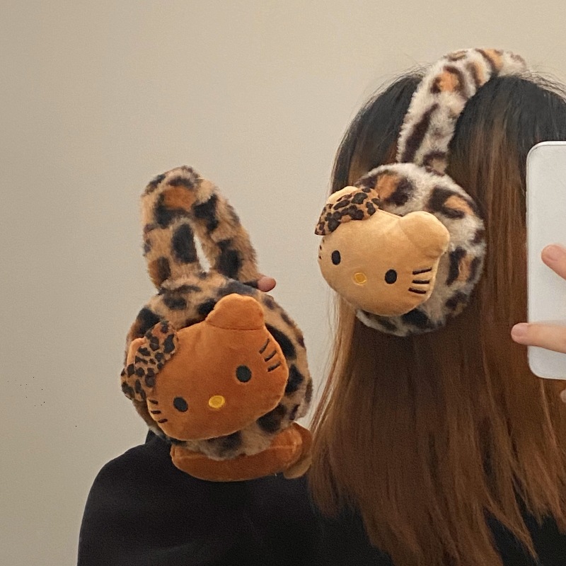 A collection of "Girlish Heart Ear muffs" for girls to keep warm in winter, versatile and cute plush ear muffs, and outdoor cycling and wind-freezing ear muffs full figure