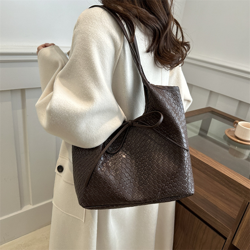 Casual retro large-capacity bag for women, Spring 2025 new style, simple, fashionable and stylish single-shoulder bag, woven tote bag details Picture