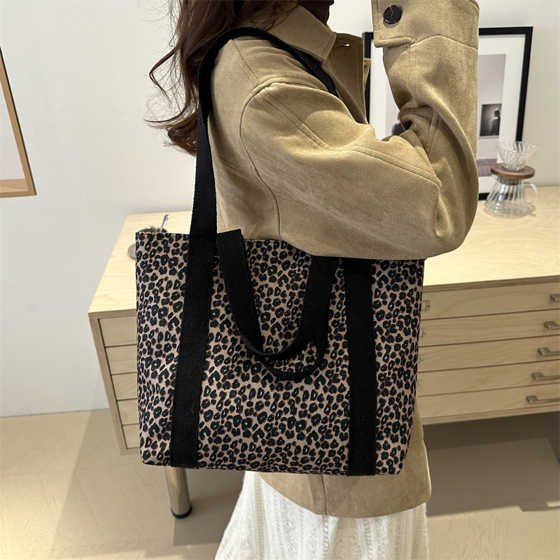 Leopard print canvas bag for women 2024 new style casual large-capacity trendy winter personalized single-shoulder commuting tote bag Specification drawing
