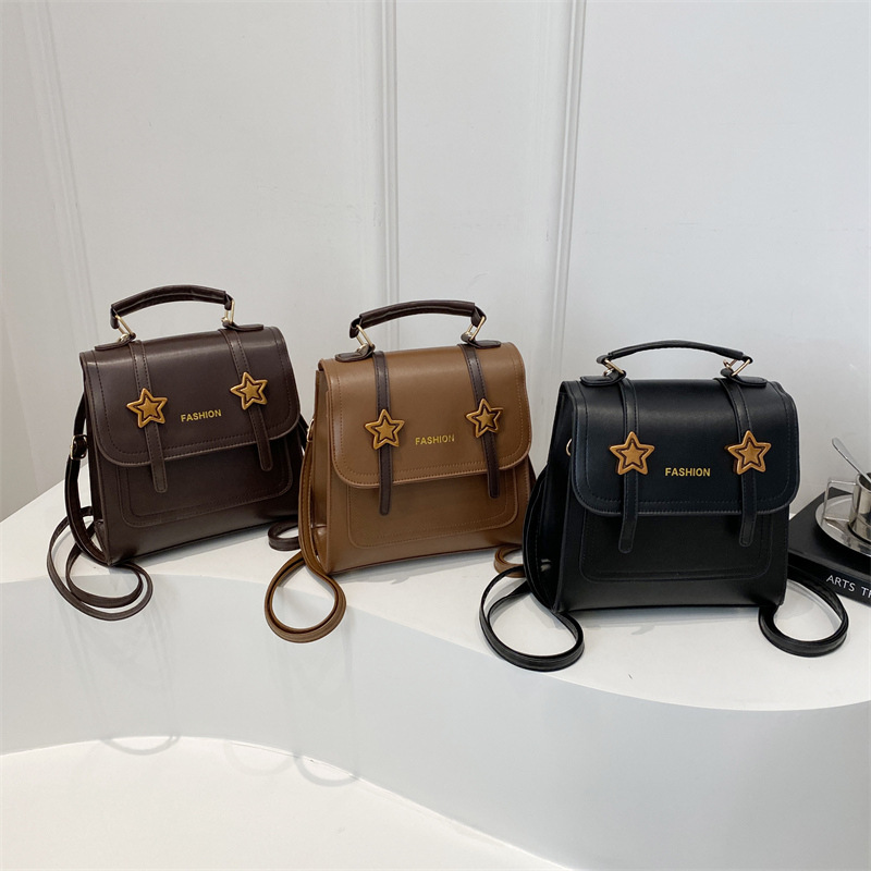 Winter retro school-style backpack for women, new 2024 fashionable student handbag, commuting crossbody bag Application Scenario